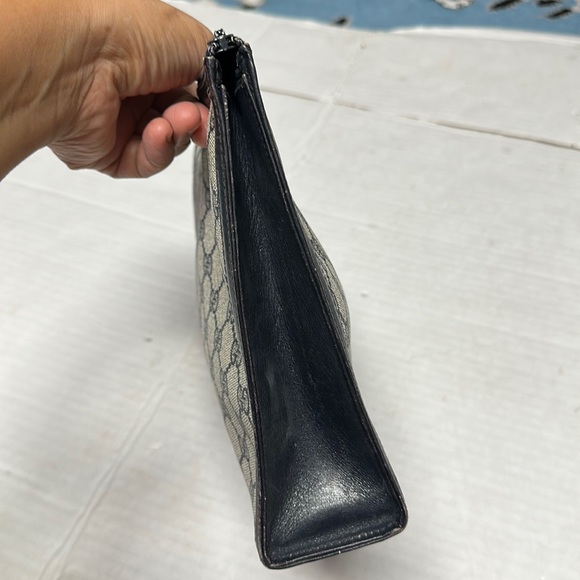 Vintage Gucci Clutch - Picture 4 of 14